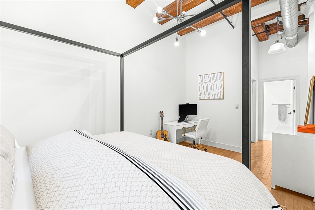 33 Sleeper St # 106