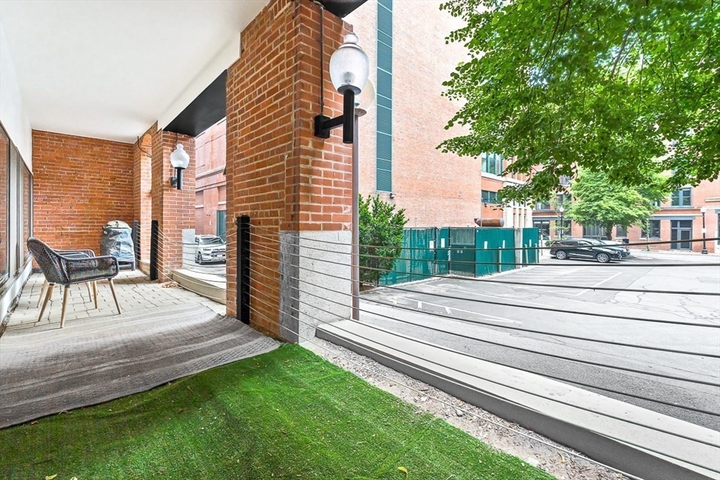33 Sleeper St # 106
