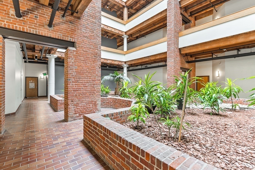 33 Sleeper St # 106