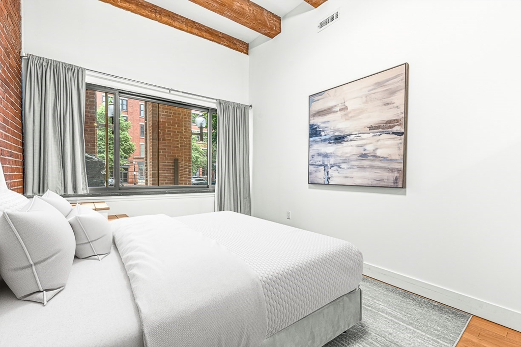 33 Sleeper St # 106