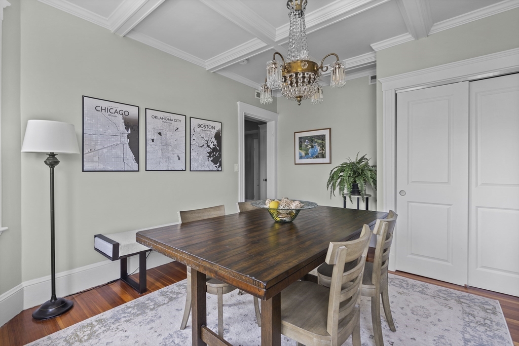 40 King St # 3