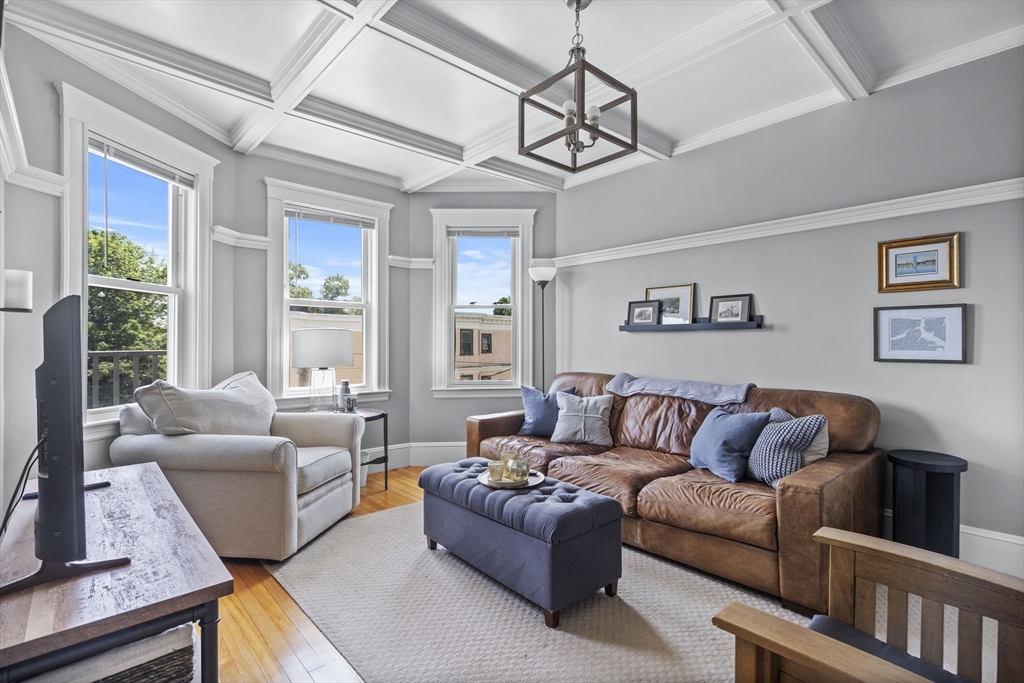 40 King St # 3