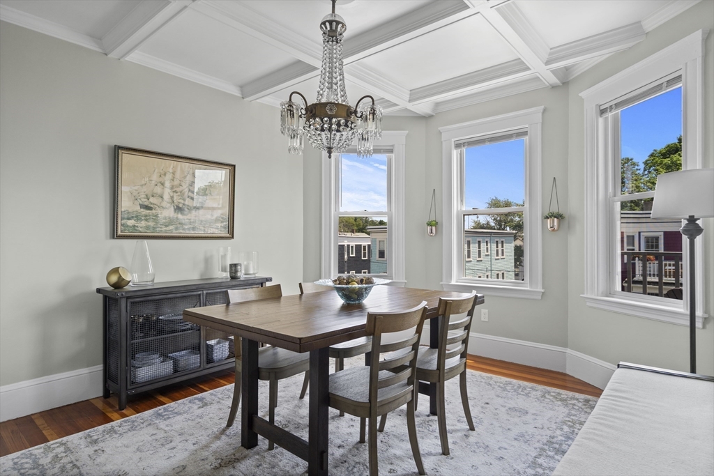 40 King St # 3