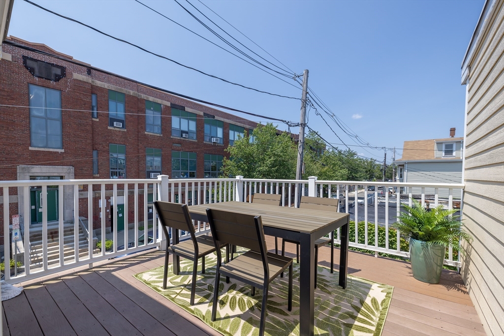 25 Cross St # 4