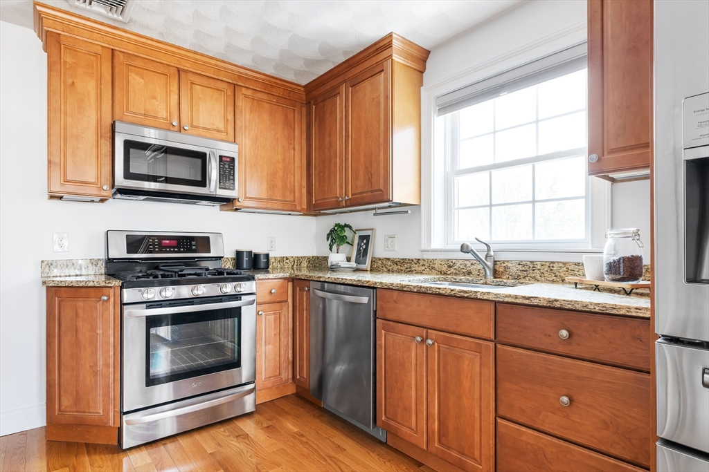25 Cross St # 4