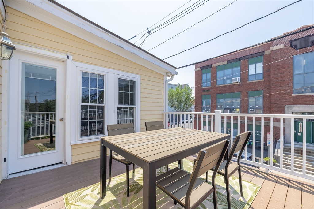 25 Cross St # 4
