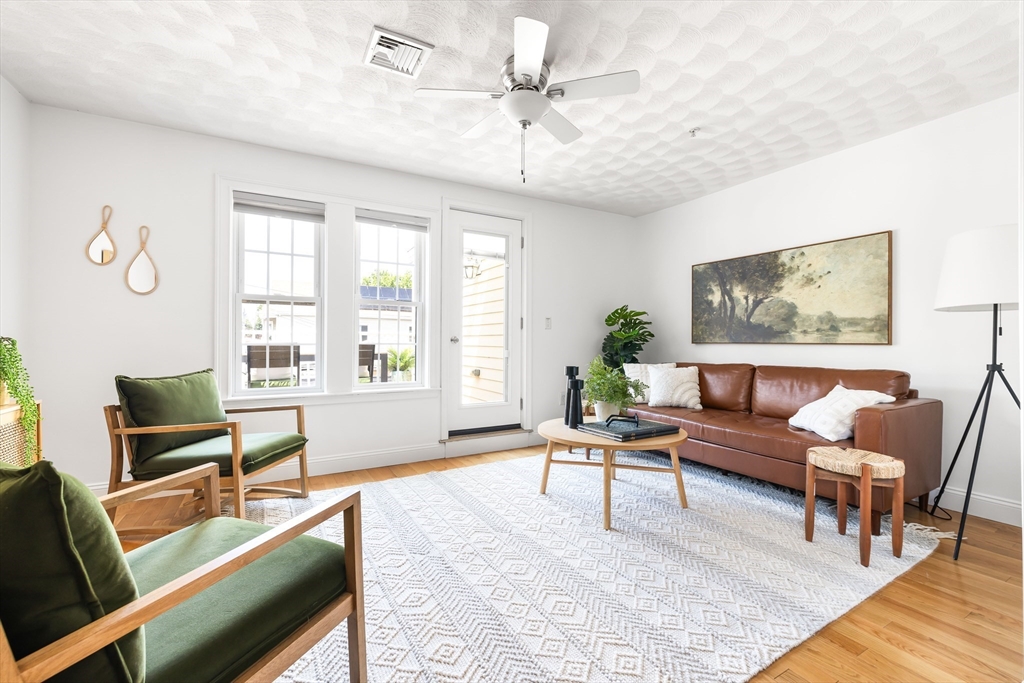 25 Cross St # 4