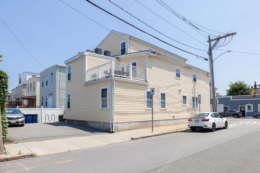 25 Cross St # 4