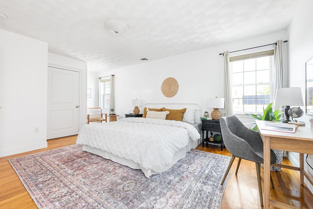 25 Cross St # 4