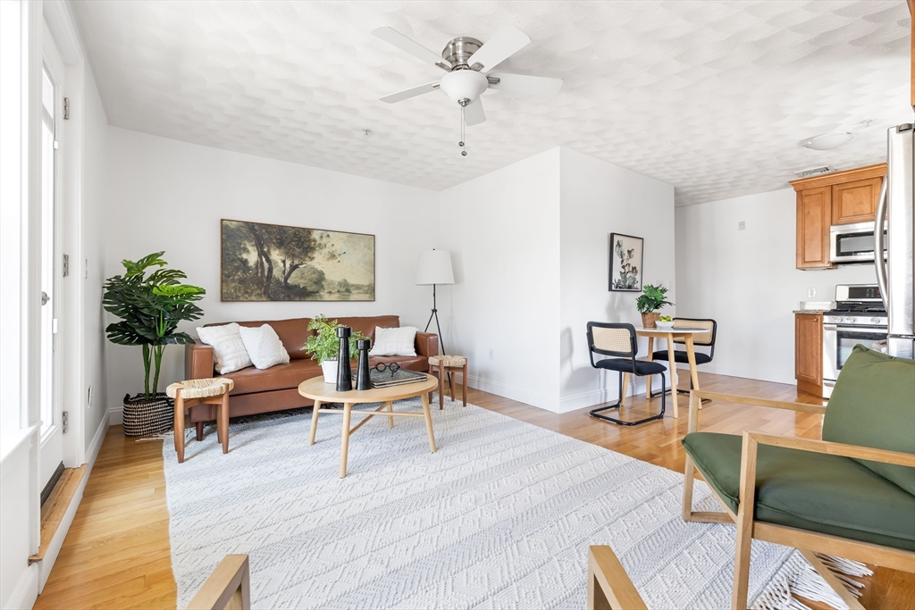 25 Cross St # 4