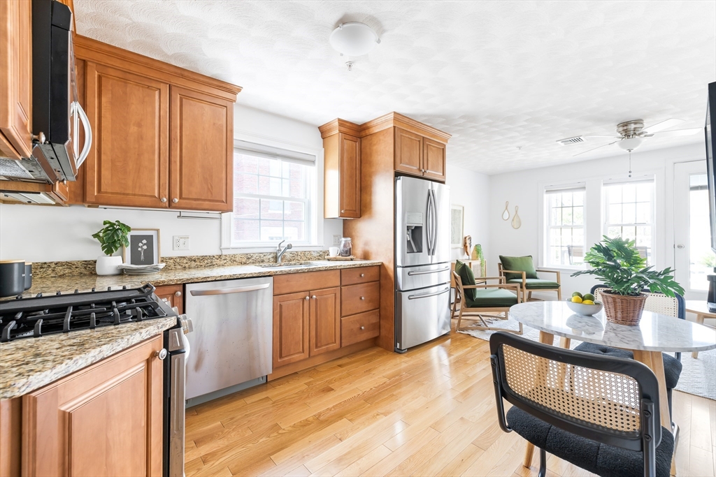 25 Cross St # 4