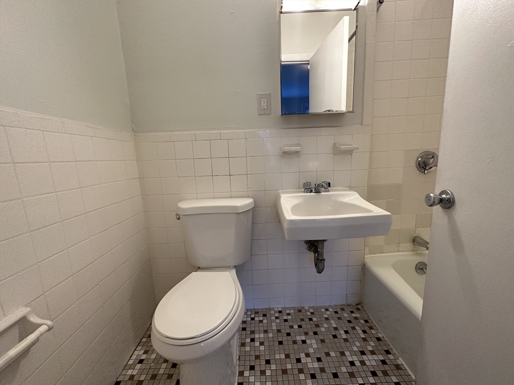 658 Tremont St. # 4