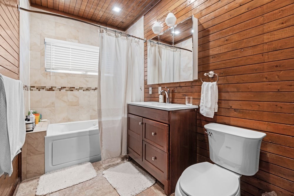 674 E Broadway # 2