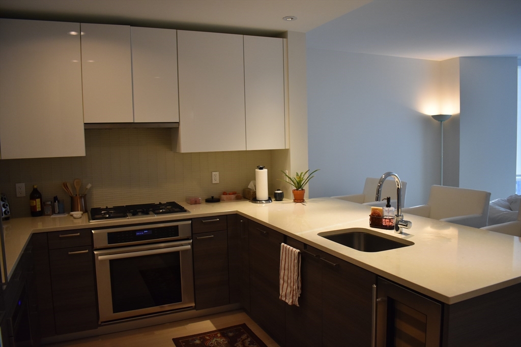 1 Franklin St # 2409