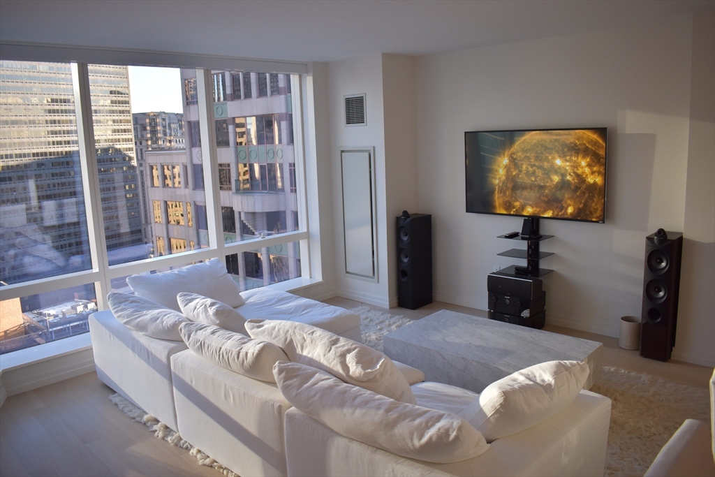 1 Franklin St # 2409