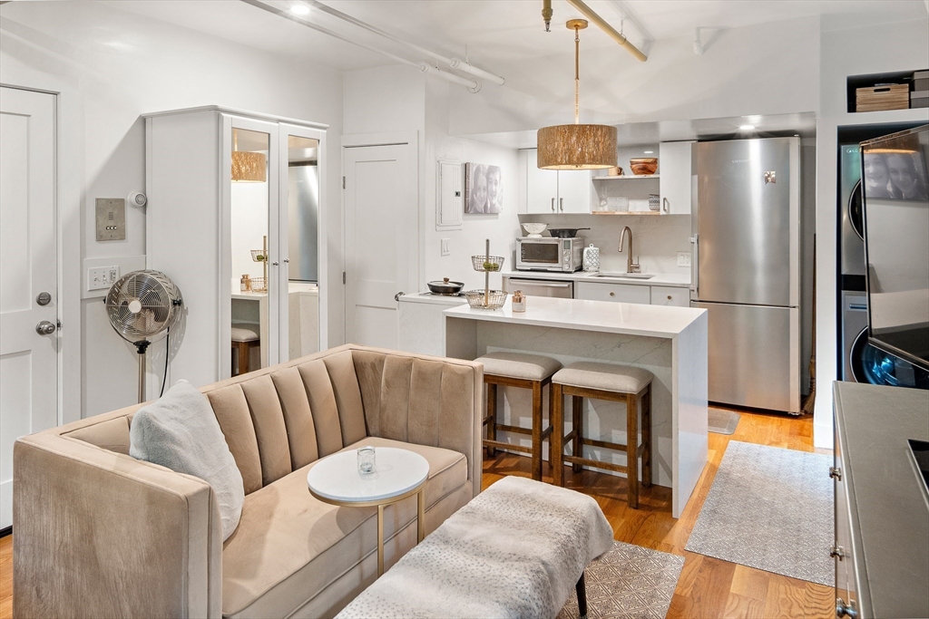 364 Marlborough St # B1