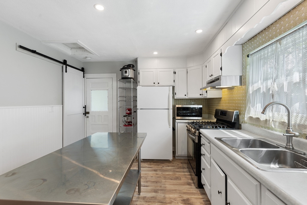 14 Corinthian Road # B