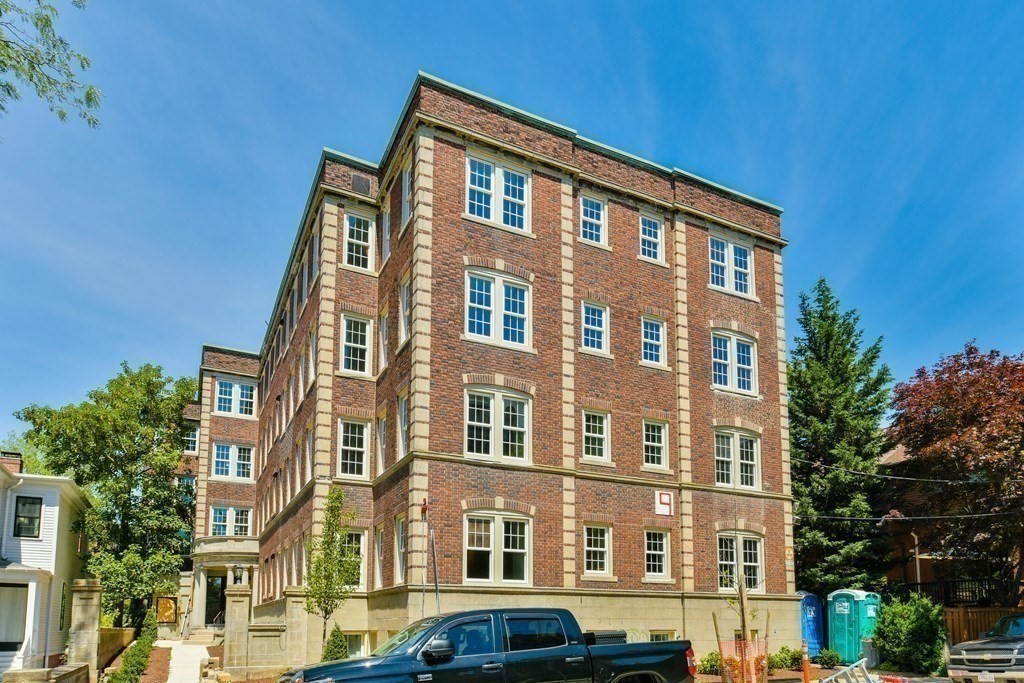 9 Dana St # 36