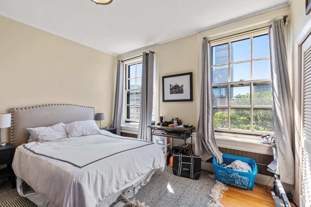 8 Gloucester St # 12A