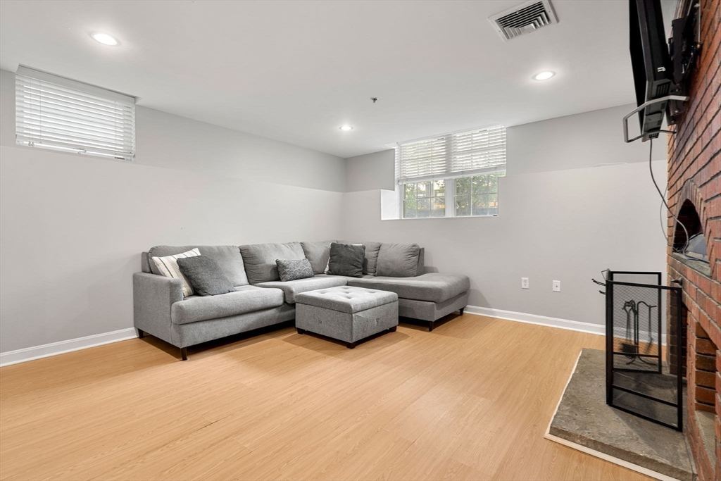2277 Massachussetts Ave # 1