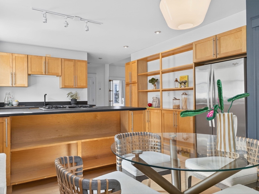 17 Linden Avenue # 2