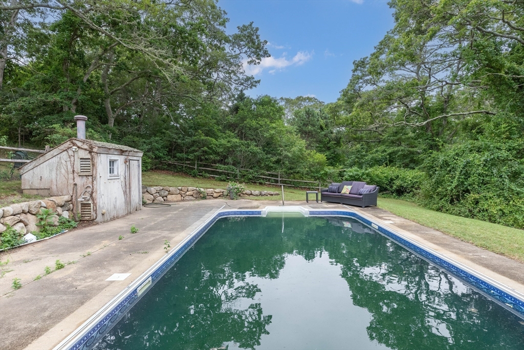 56 Bridle Path Rd