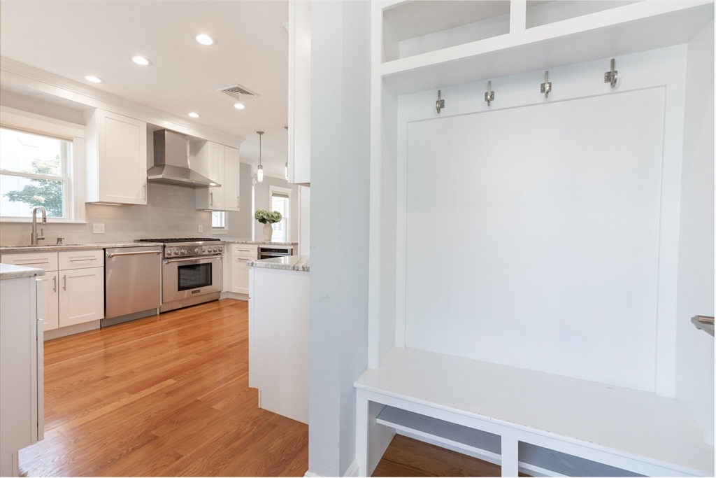 54 Marathon St # 1