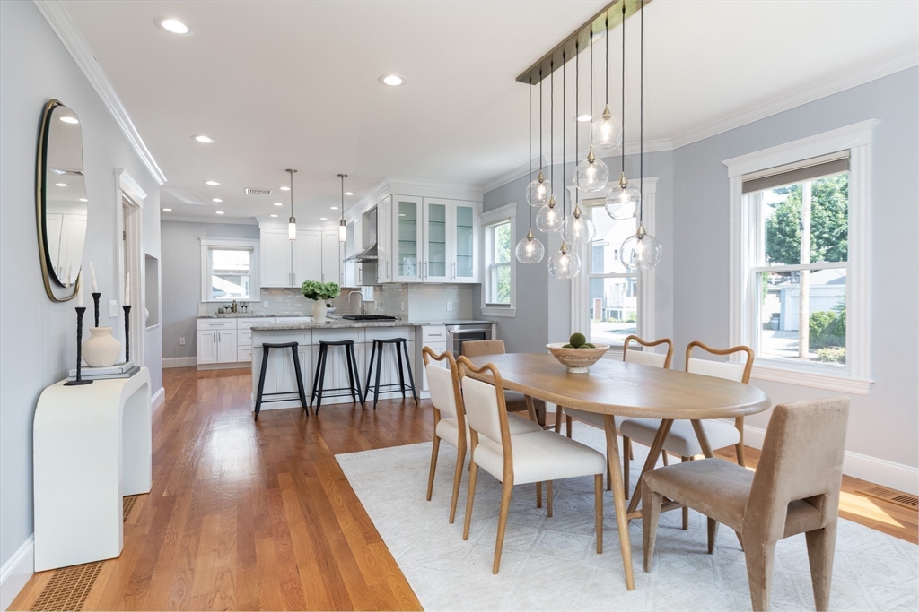 54 Marathon St # 1