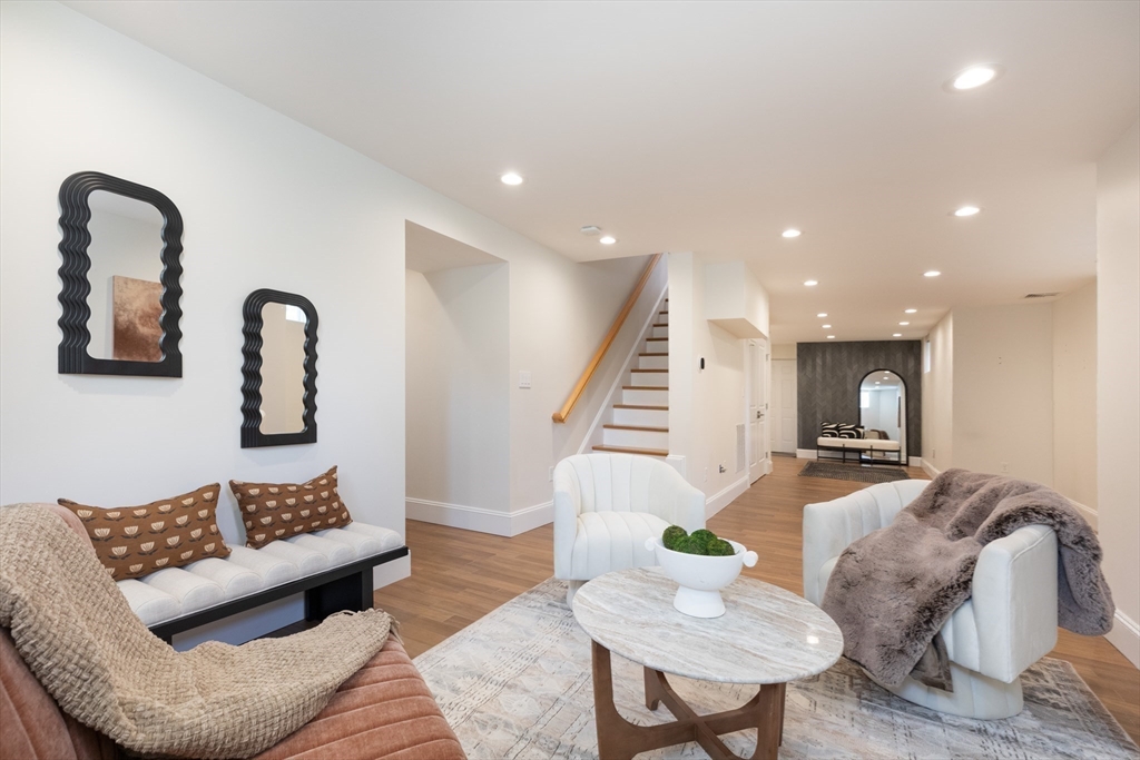 54 Marathon St # 1