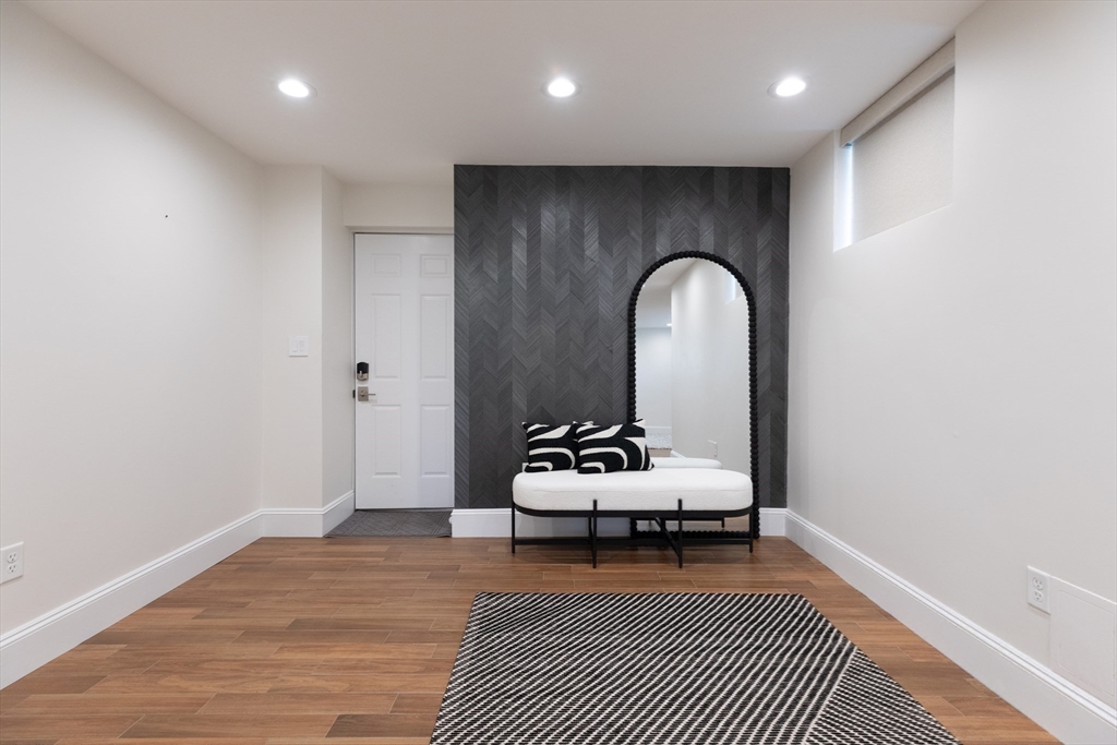 54 Marathon St # 1