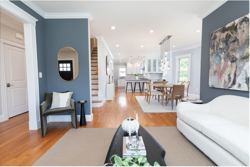 54 Marathon St # 1