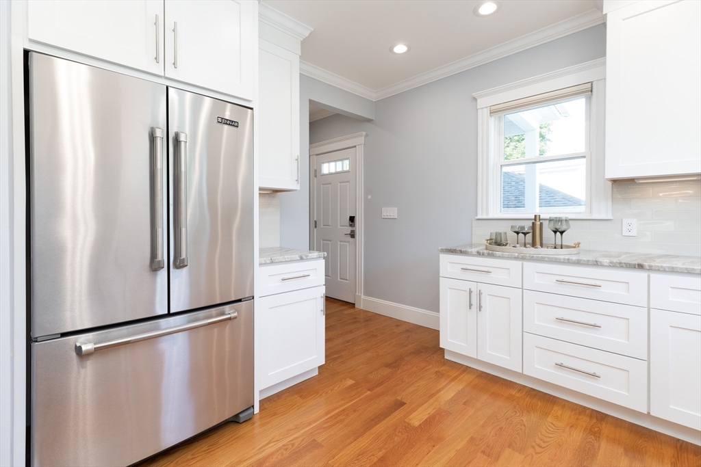 54 Marathon St # 1