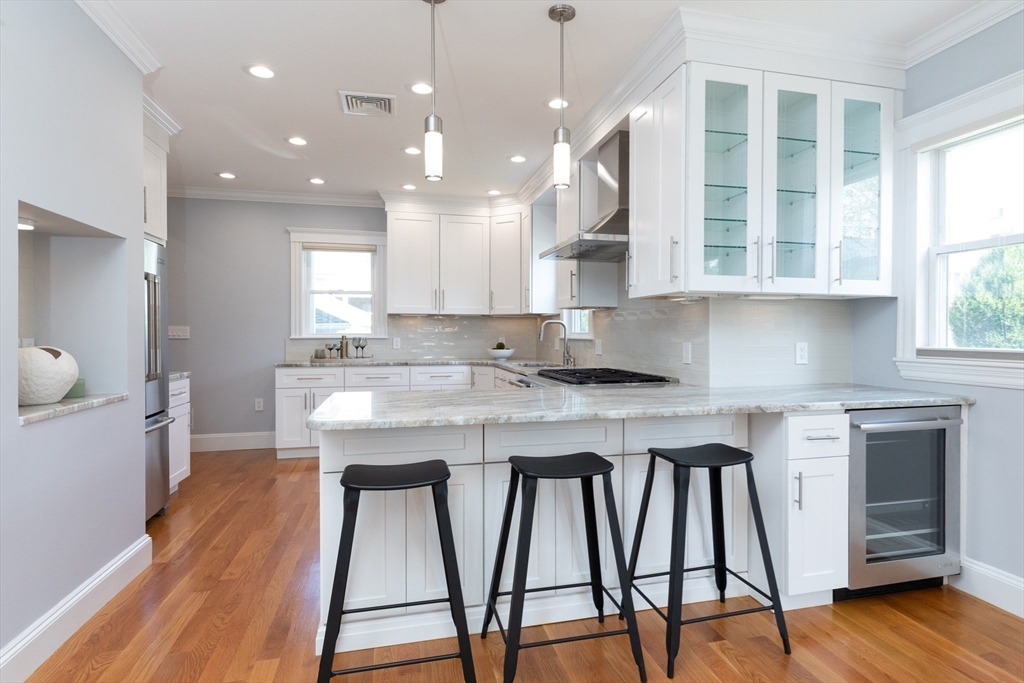 54 Marathon St # 1