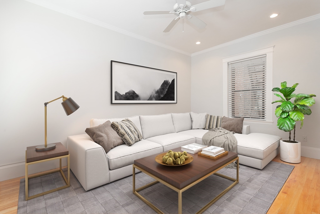 39 Hemenway St # 4