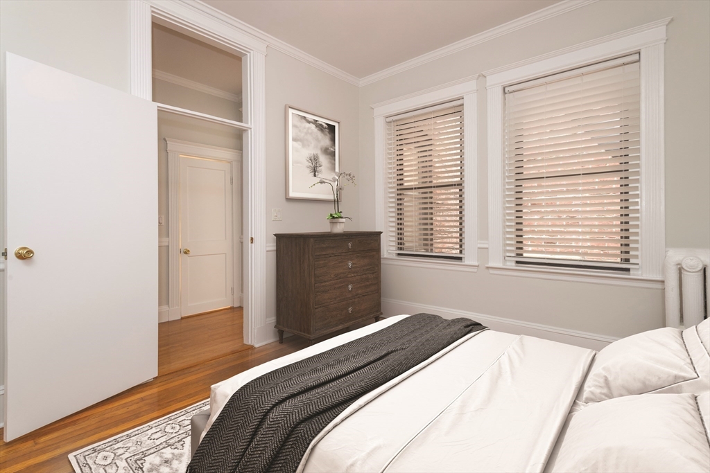 39 Hemenway St # 4
