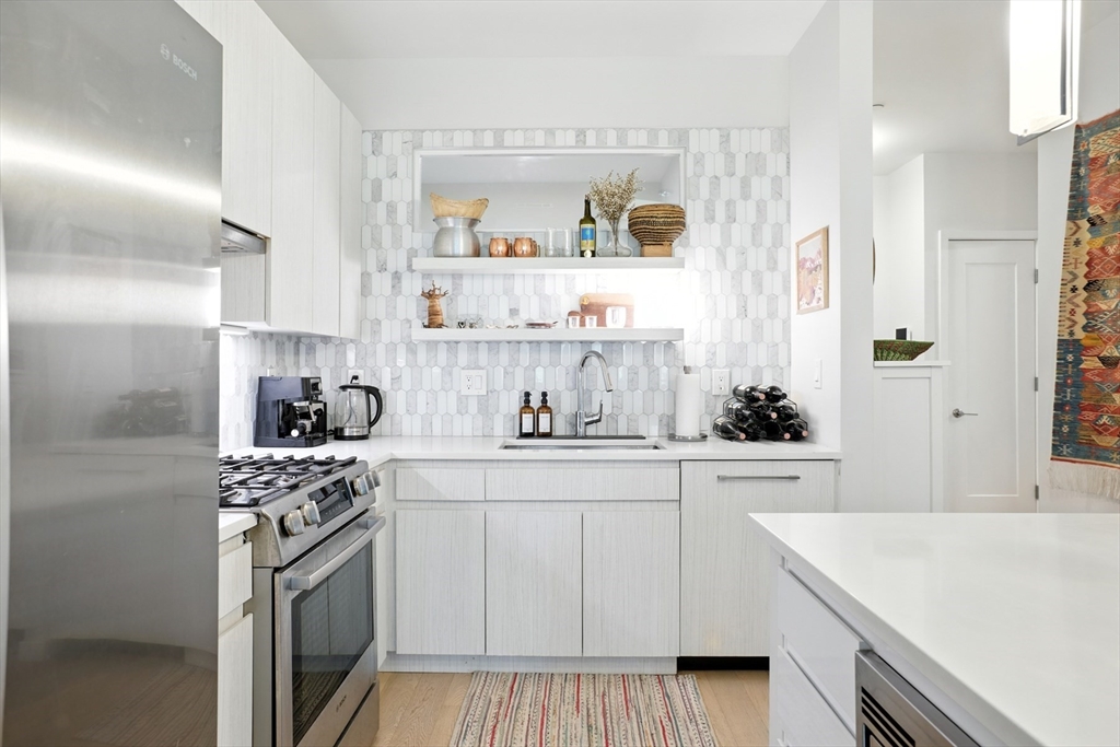 45 W 3rd St # 304