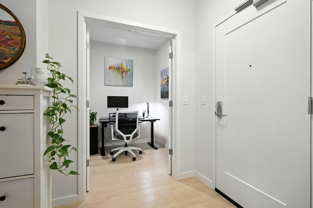 45 W 3rd St # 304