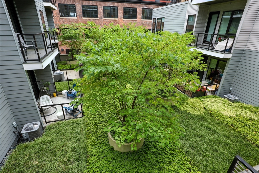 45 W 3rd St # 304