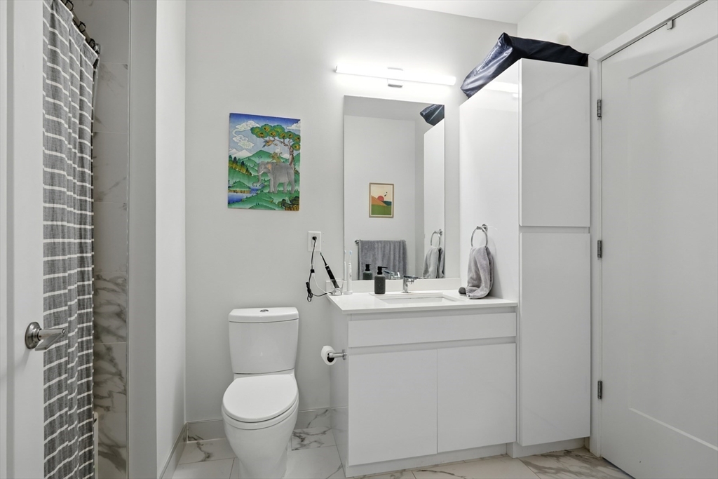45 W 3rd St # 304