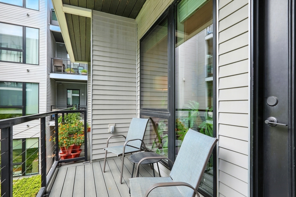 45 W 3rd St # 304