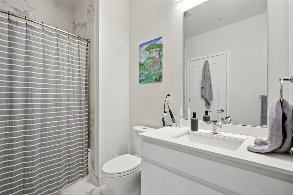 45 W 3rd St # 304