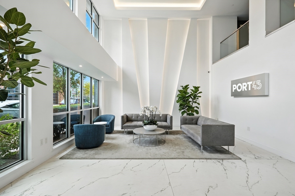 45 W 3rd St # 304