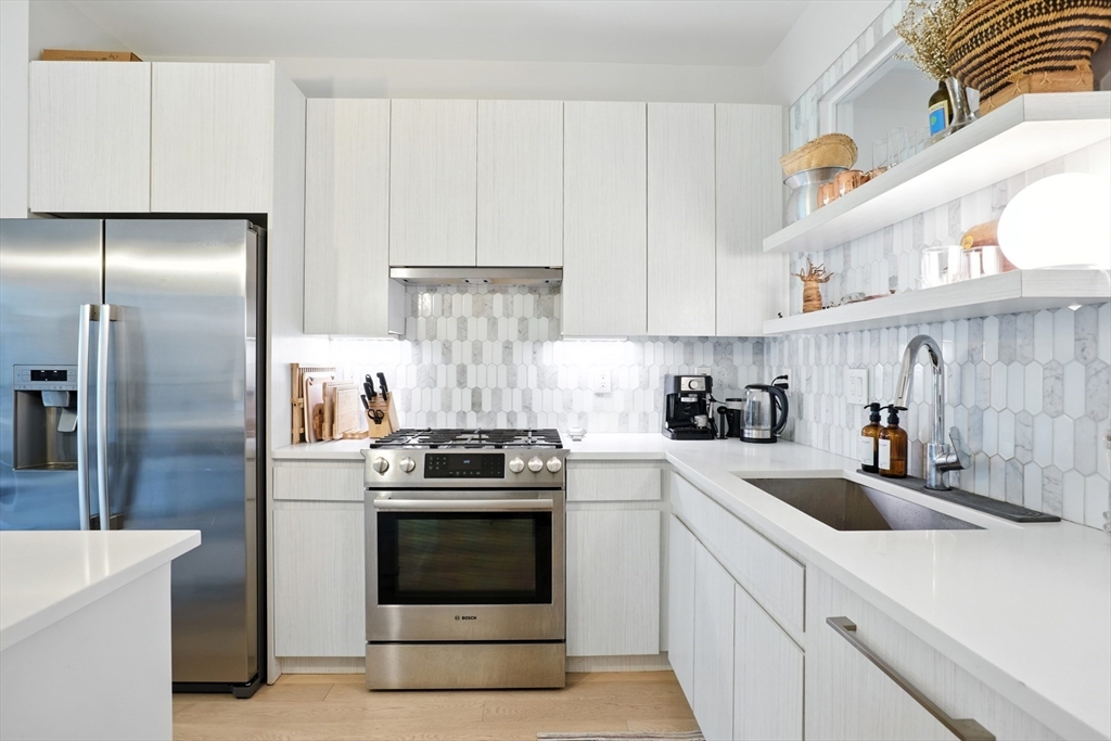 45 W 3rd St # 304