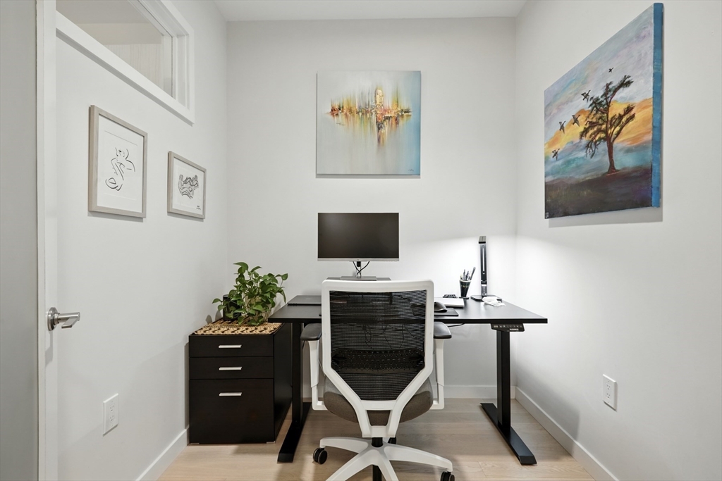 45 W 3rd St # 304