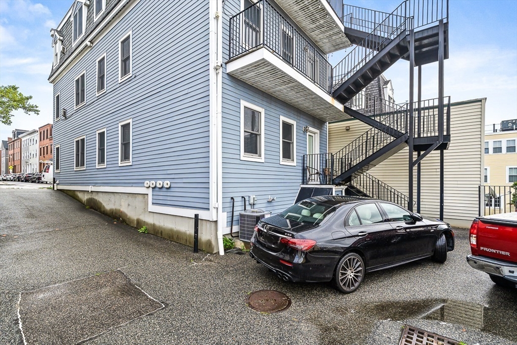246 Bunker Hill St # 3
