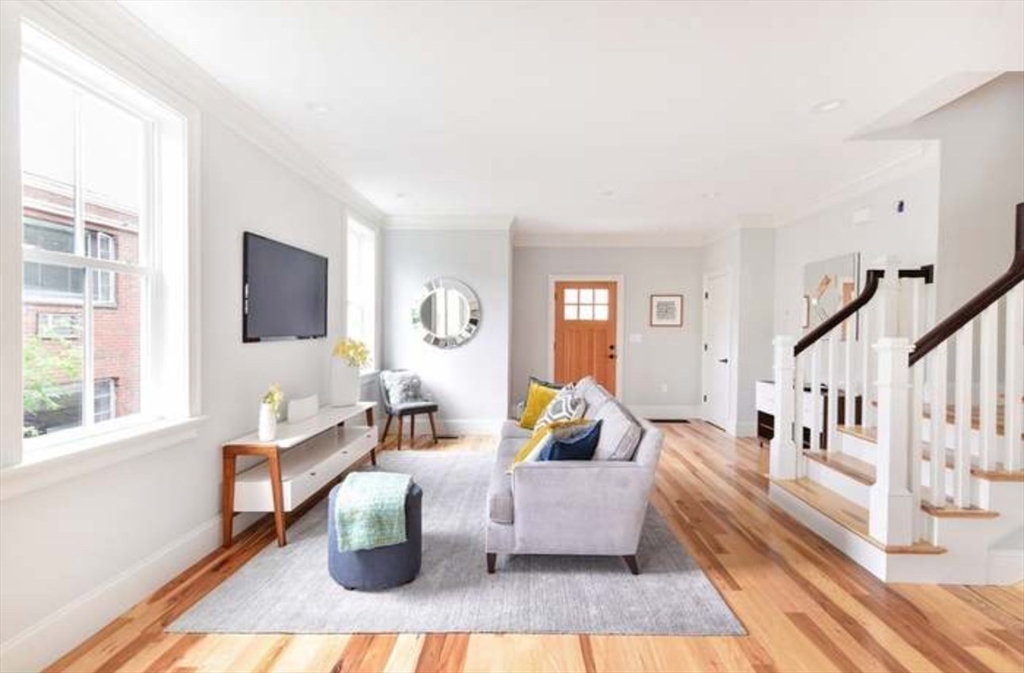 44 Evergreen St # 4