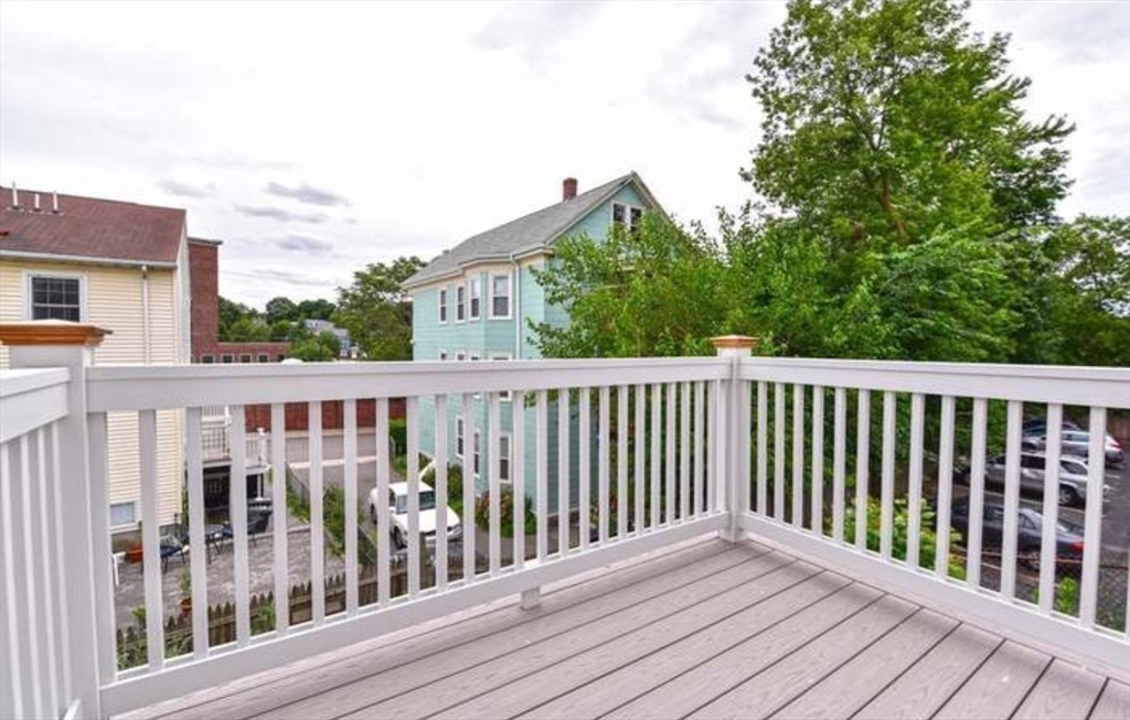 44 Evergreen St # 4