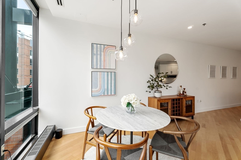 9 W Broadway # 321