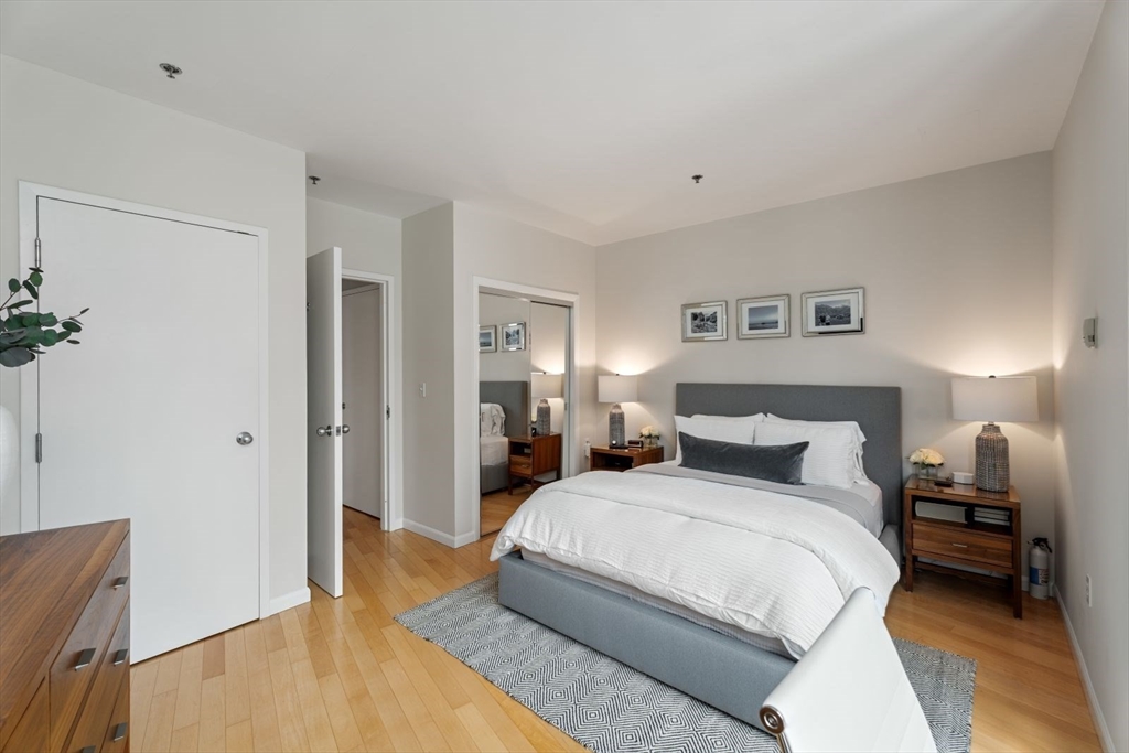 9 W Broadway # 321