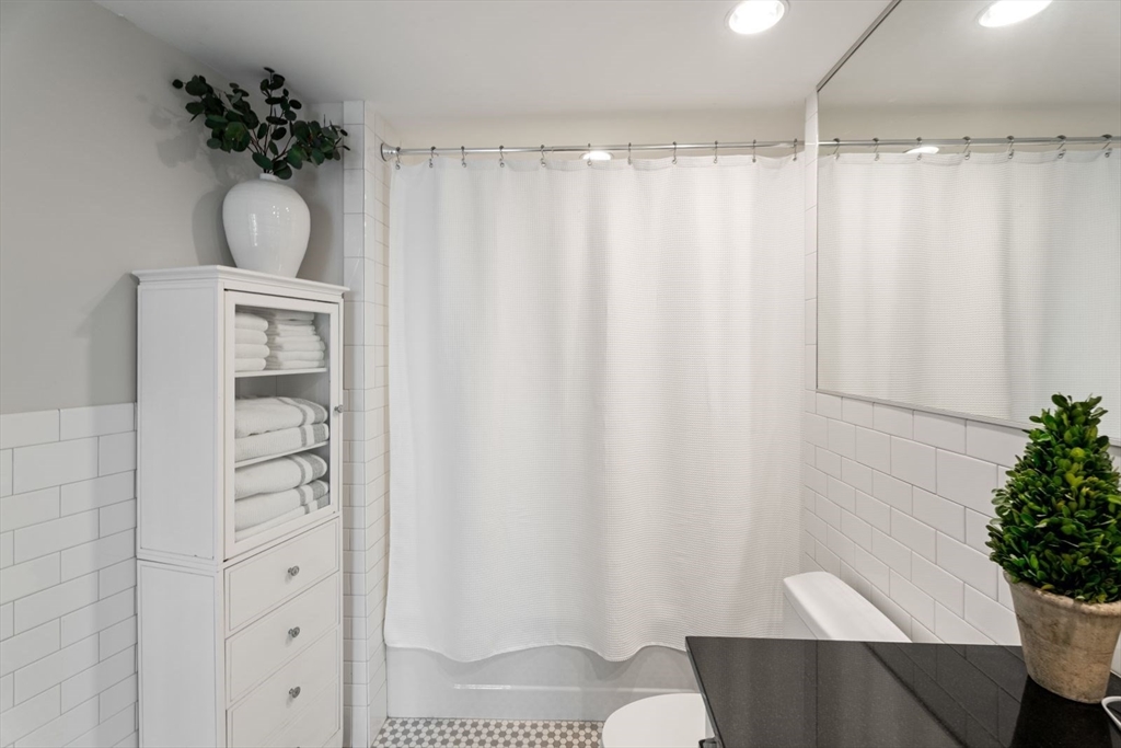 9 W Broadway # 321
